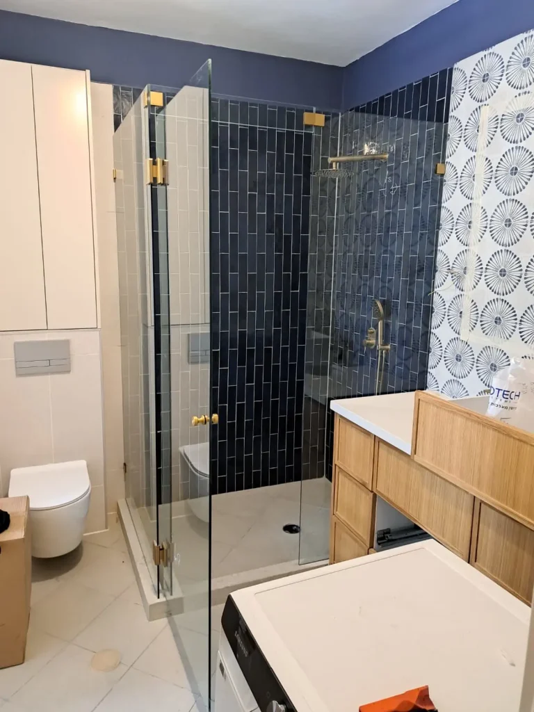 מקלחון בהתאמה אישית דלת אחת