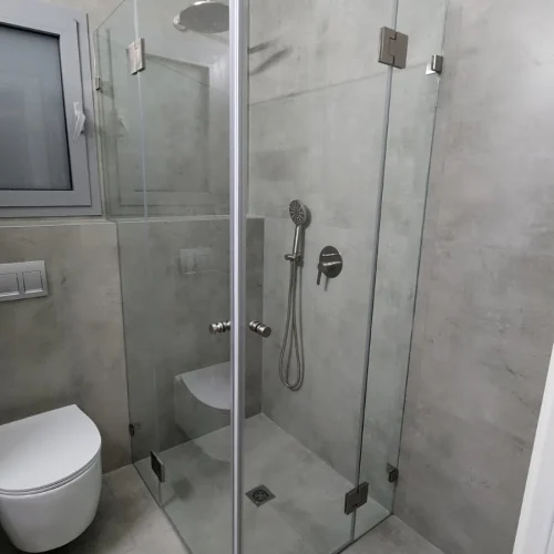 מקלחון בהתאמה אישית עם פרזול ניקל