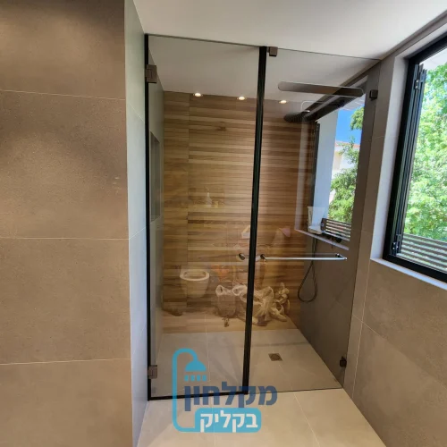 מקלחון שחור